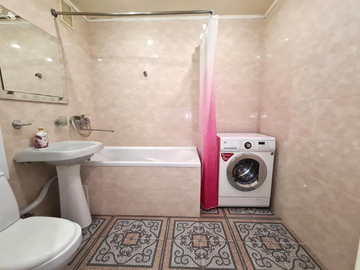 1-Room View Apartment Near Inturist On Sobornyi Avenue 143, By Grandhome Zaporizhia Dış mekan fotoğraf